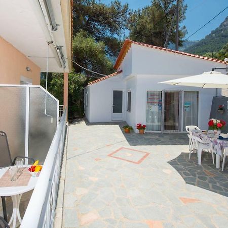 Pension Giannis Αdults Only Коініра Екстер'єр фото