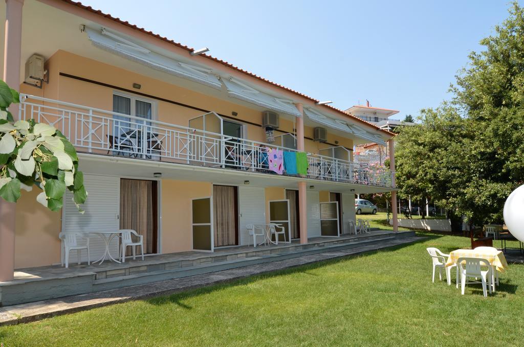Pension Giannis Αdults Only Коініра Екстер'єр фото