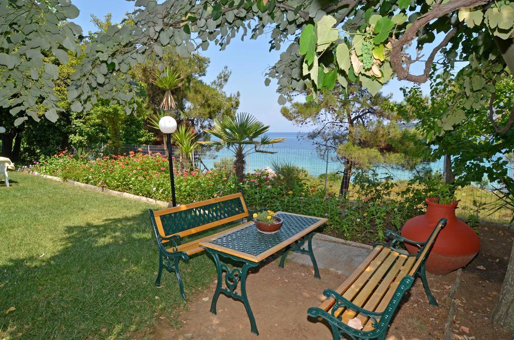 Pension Giannis Αdults Only Коініра Екстер'єр фото