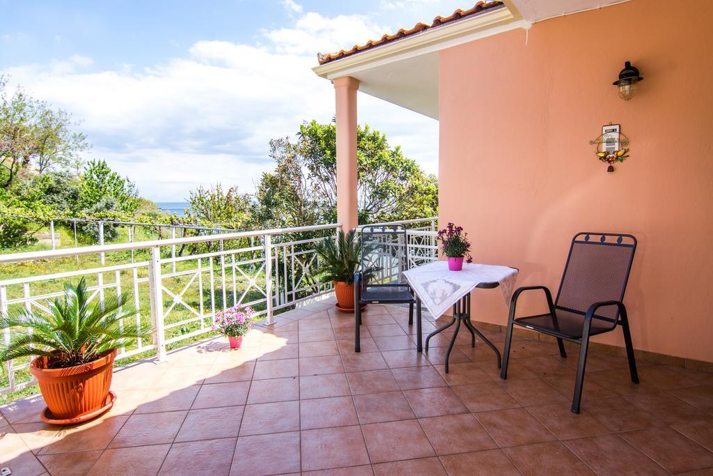 Pension Giannis Αdults Only Коініра Екстер'єр фото