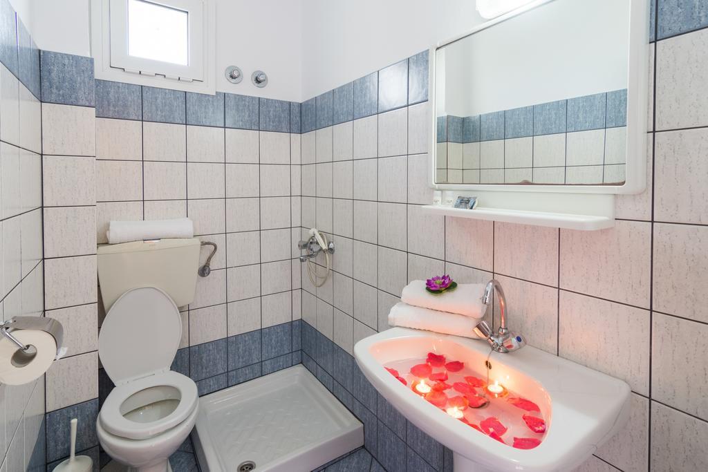Pension Giannis Αdults Only Коініра Екстер'єр фото
