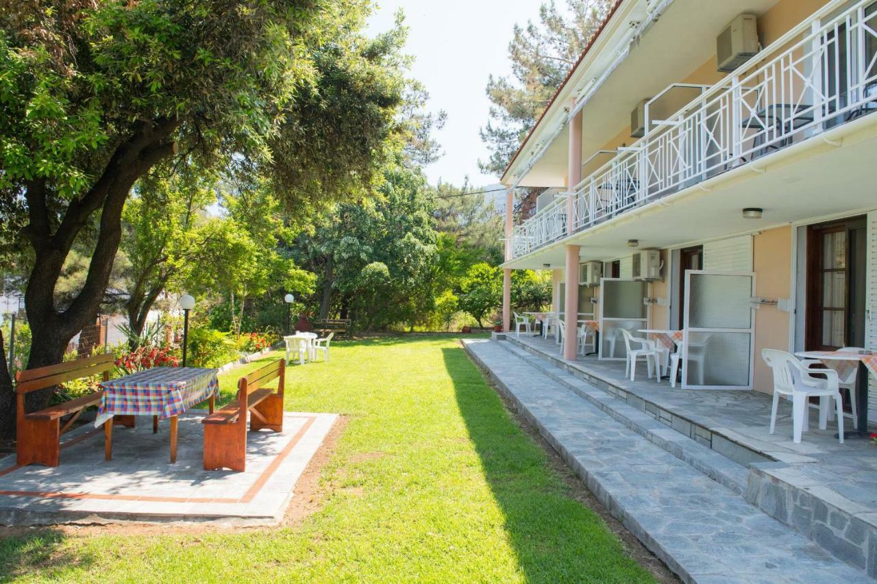 Pension Giannis Αdults Only Коініра Екстер'єр фото