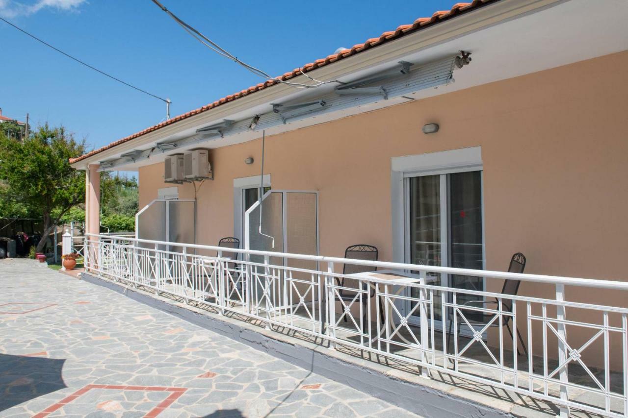 Pension Giannis Αdults Only Коініра Екстер'єр фото
