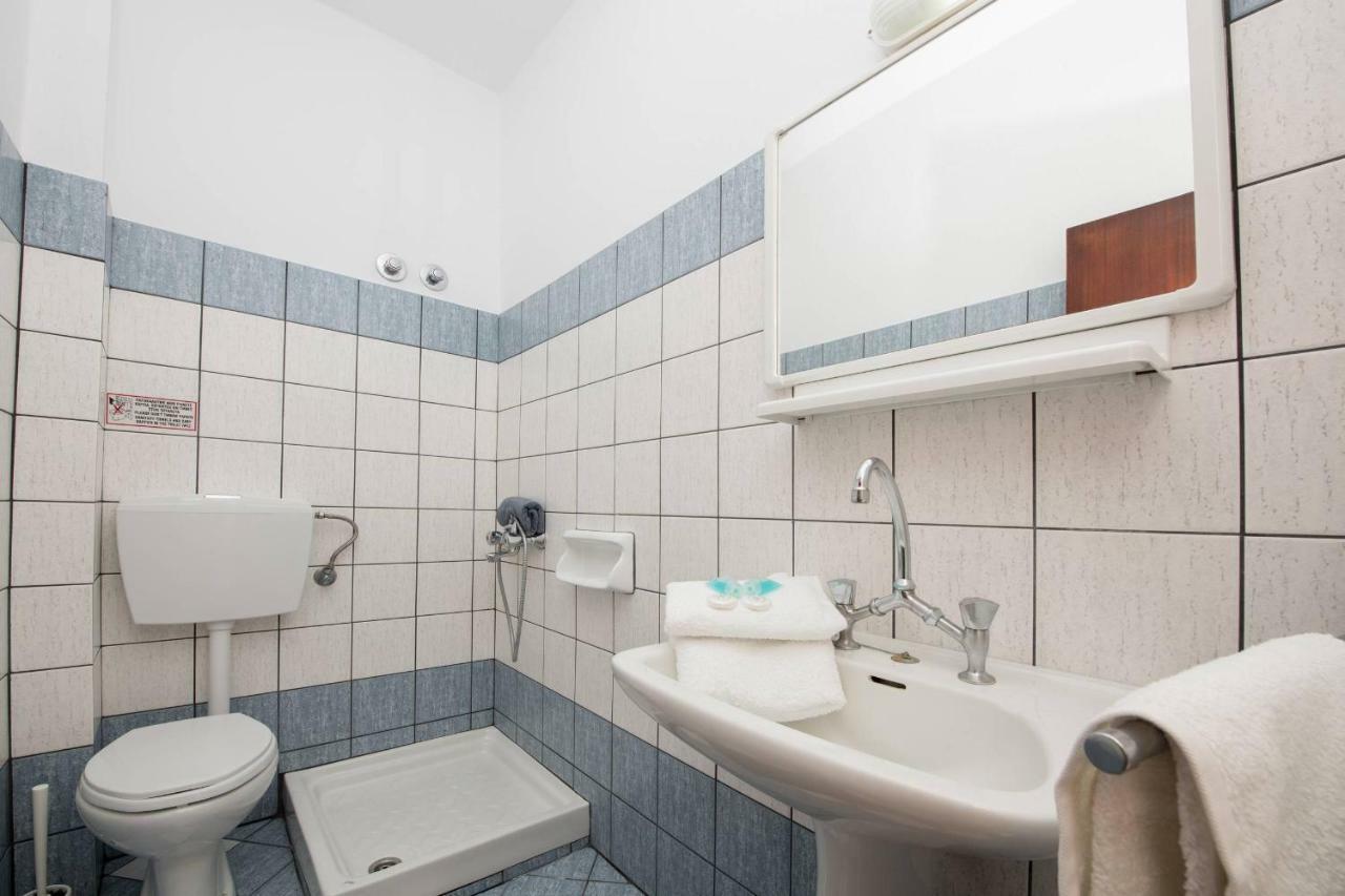 Pension Giannis Αdults Only Коініра Екстер'єр фото