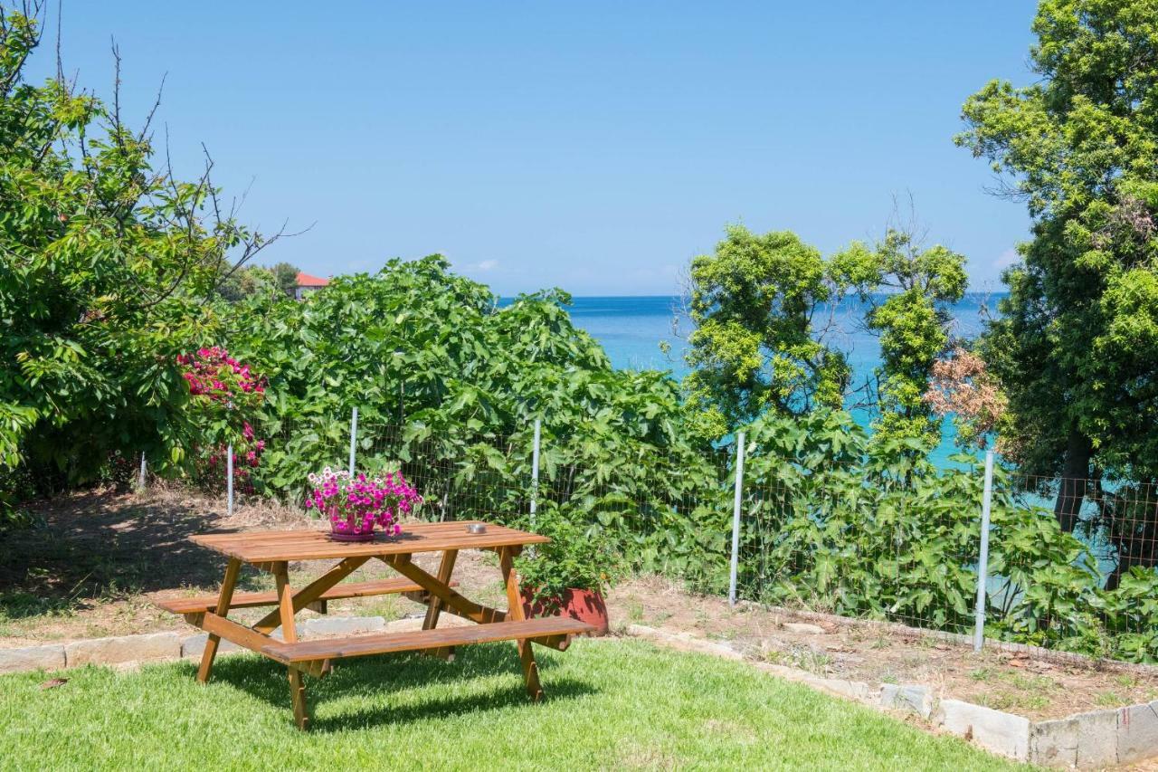 Pension Giannis Αdults Only Коініра Екстер'єр фото
