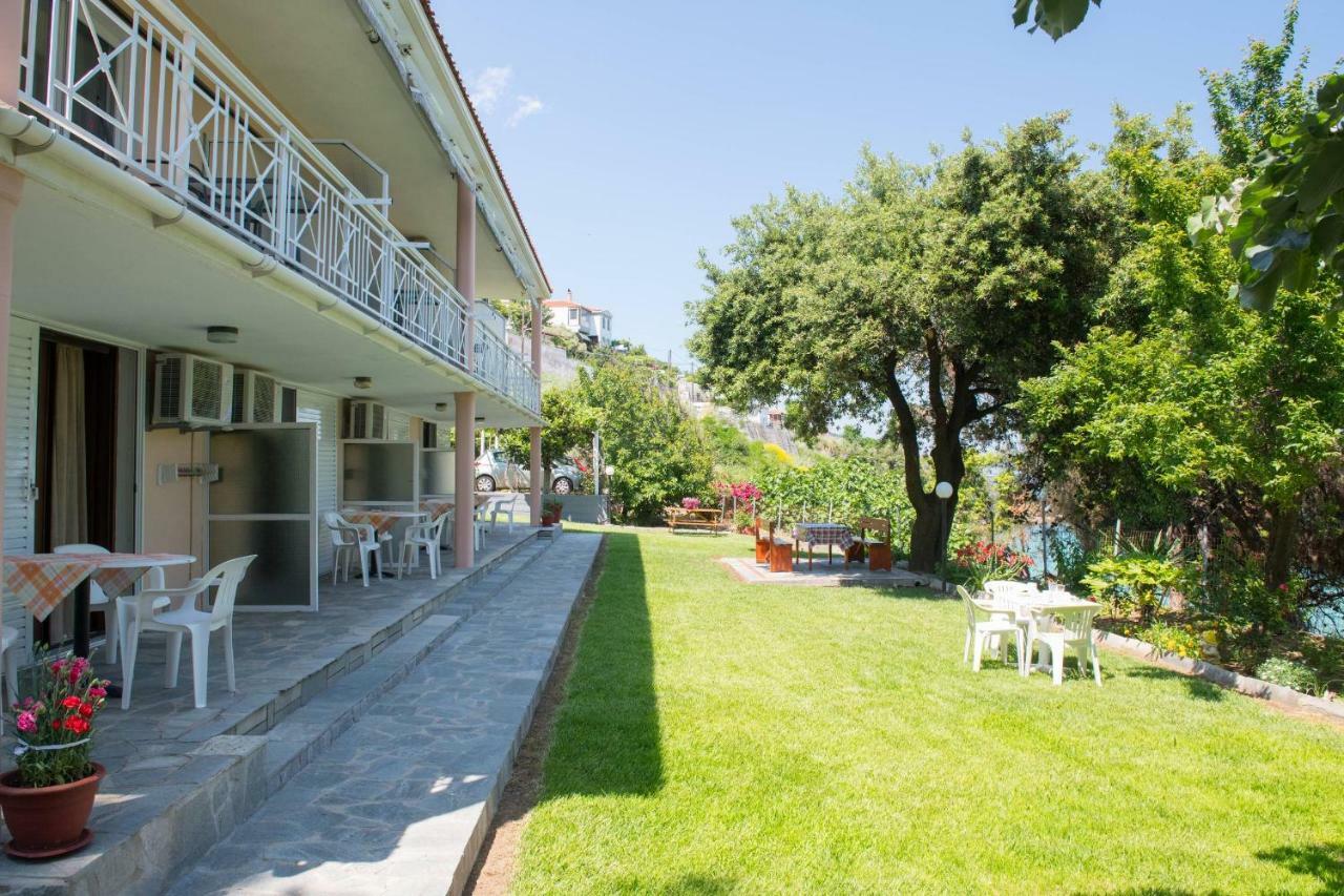 Pension Giannis Αdults Only Коініра Екстер'єр фото